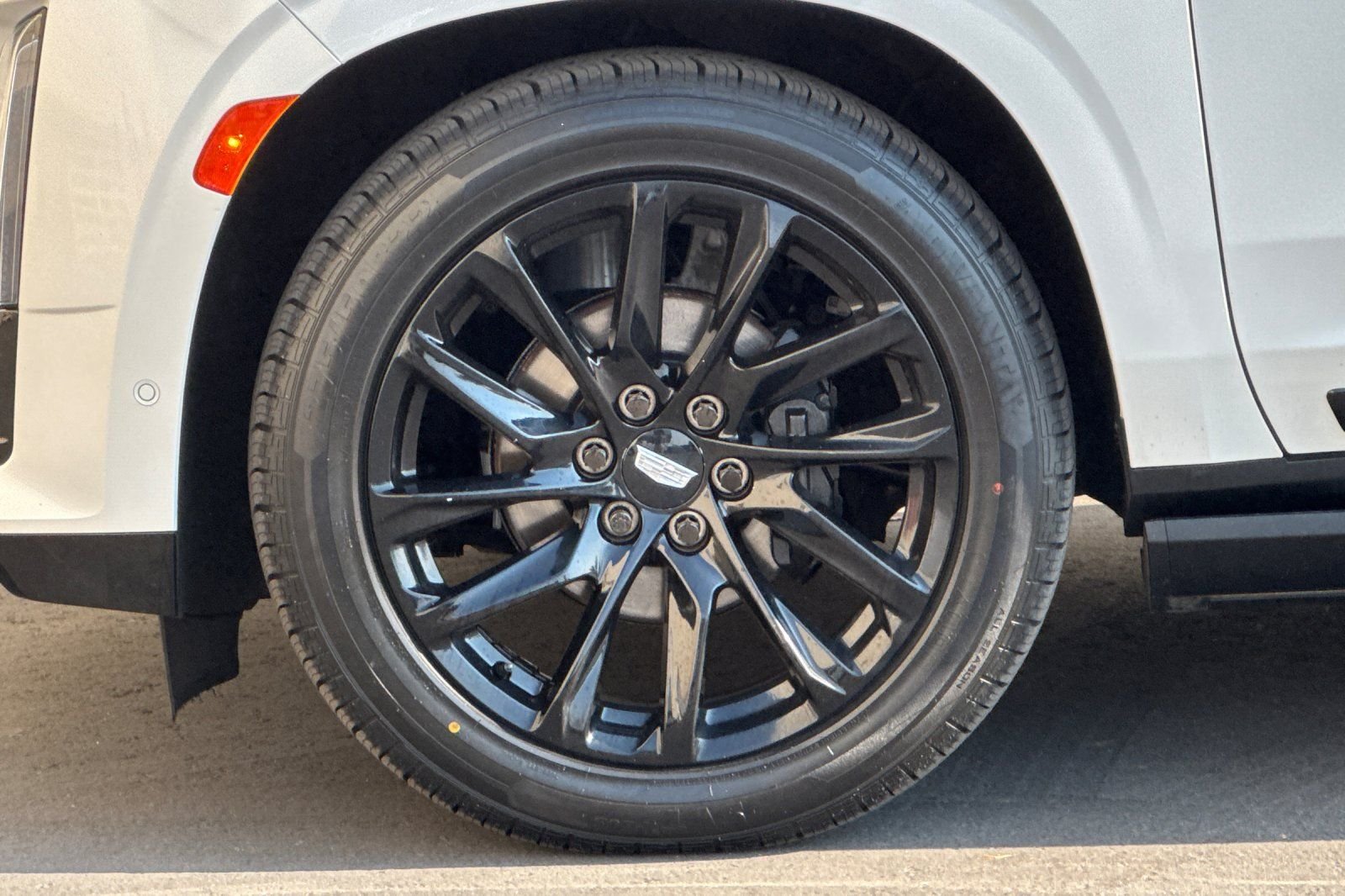 Used 2024 White Cadillac Sport Platinum image 36