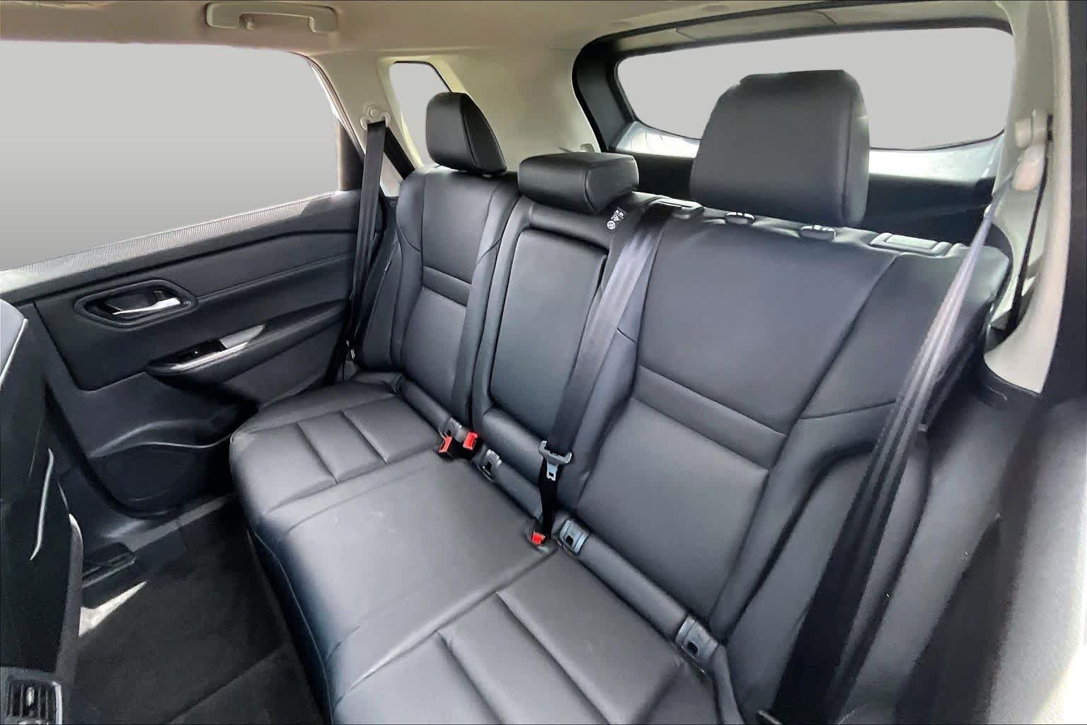 Certified Used 2024 Everest White Pearl Nissan SV image 18