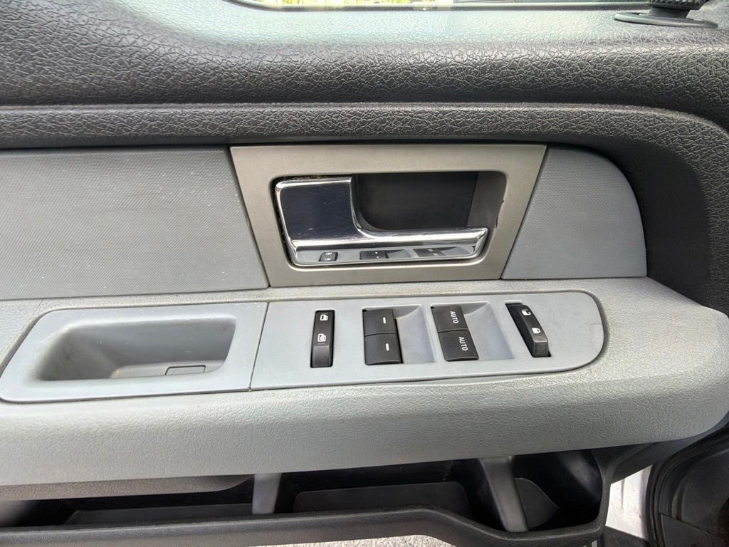 Used 2011 Silver Ford XLT image 19