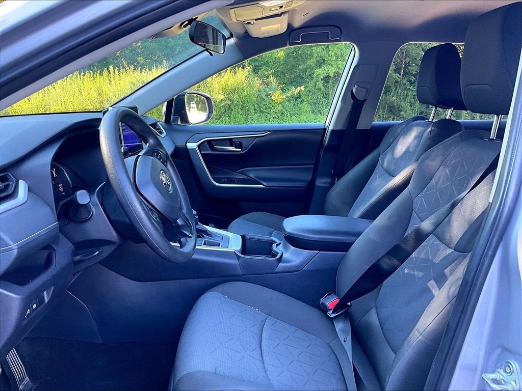 Certified Used 2025 Silver Toyota XLE image 4