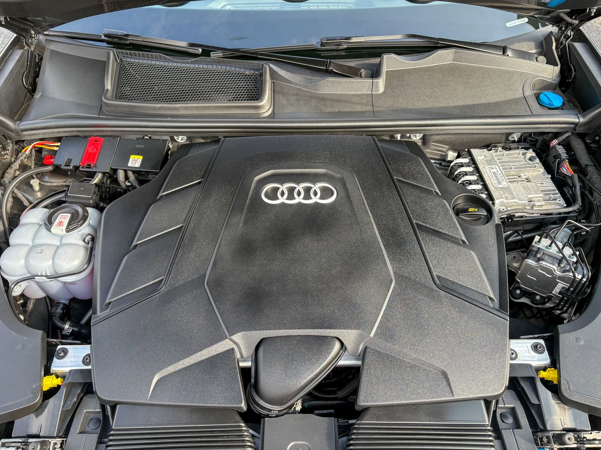 Used 2025 Gray Audi 55 Premium image 36