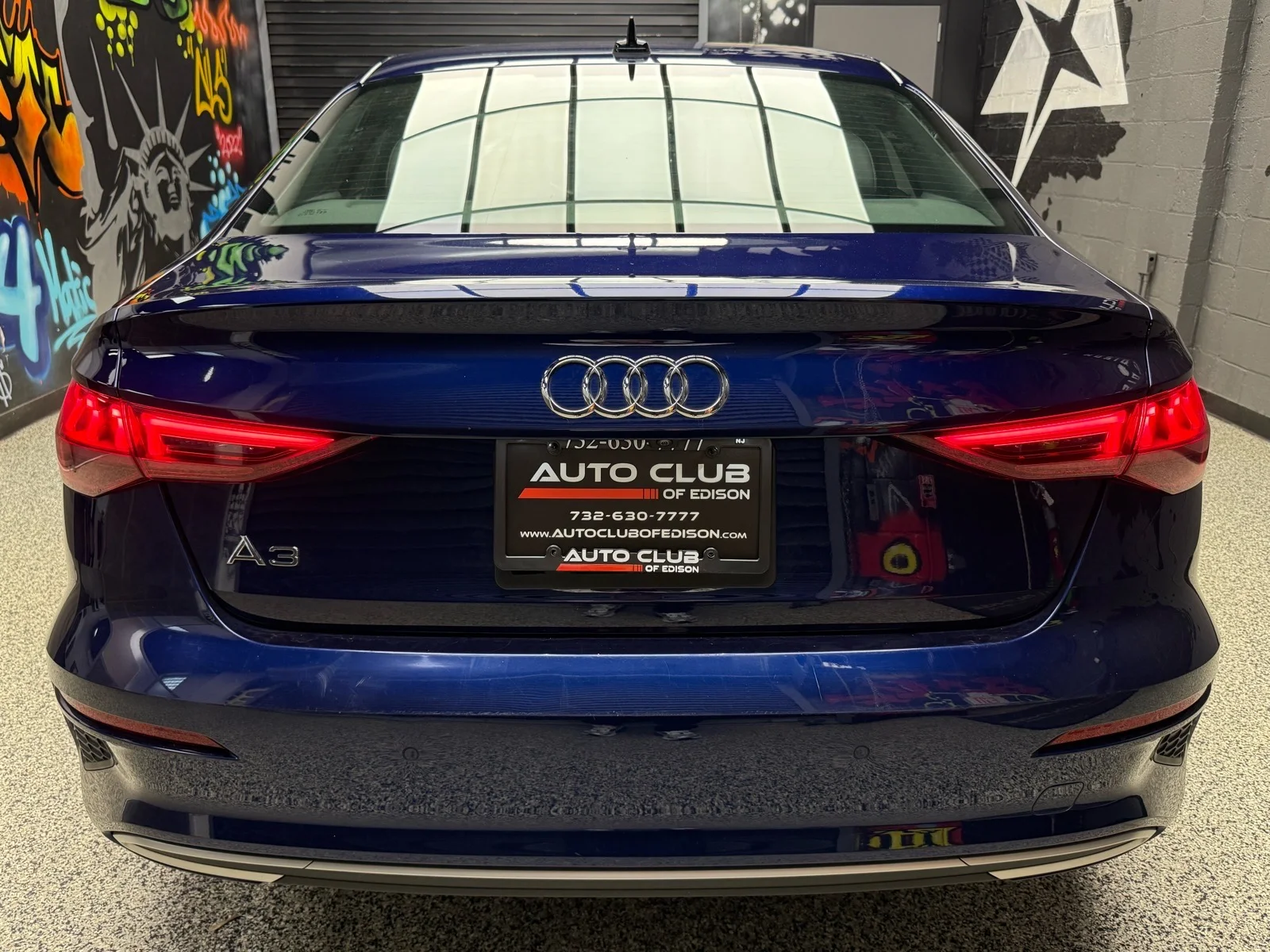Used 2024 Navarra Blue Metallic (2d2d) Audi Premium 40 TFSI image 5
