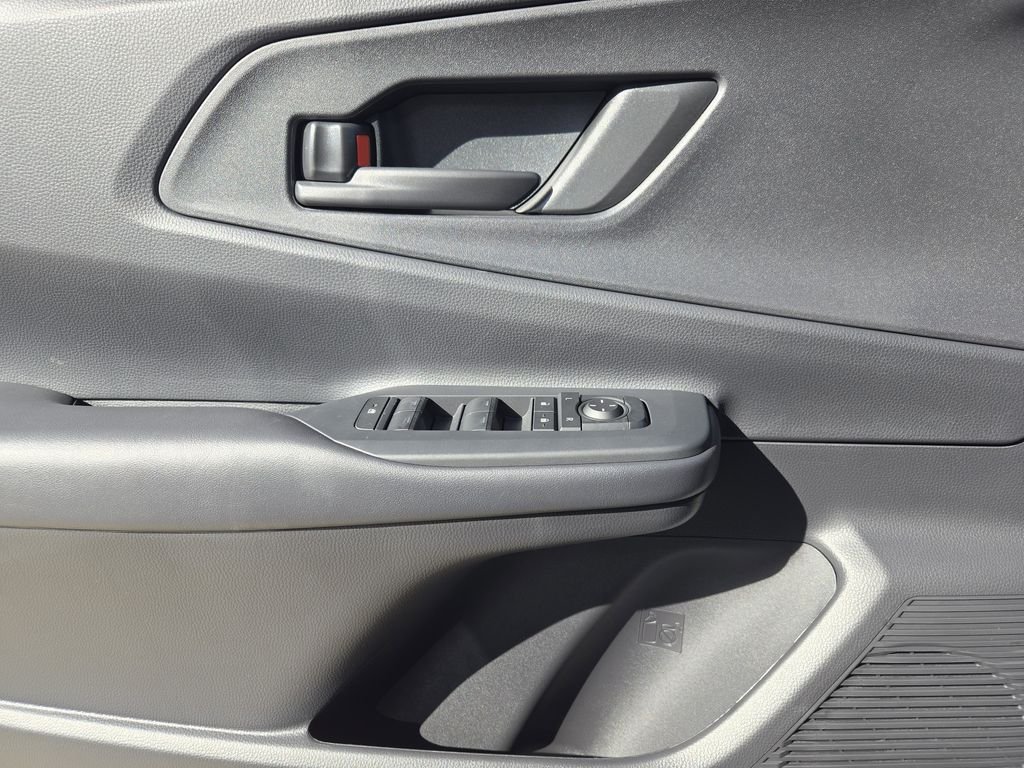 2026 Toyota Prius Plug-in Hybrid SE - Photo 18