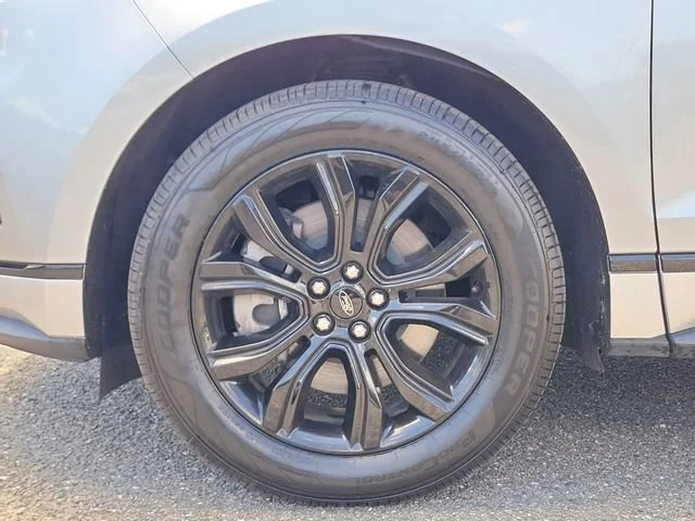 2023 Ford Edge SE - Photo 6