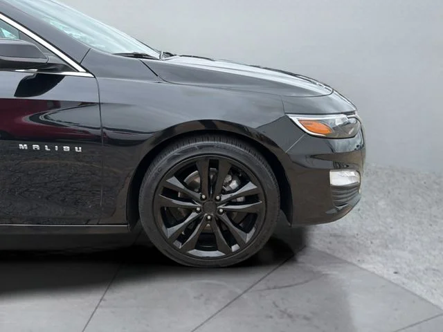 Used 2025 Black Chevrolet LT image 33