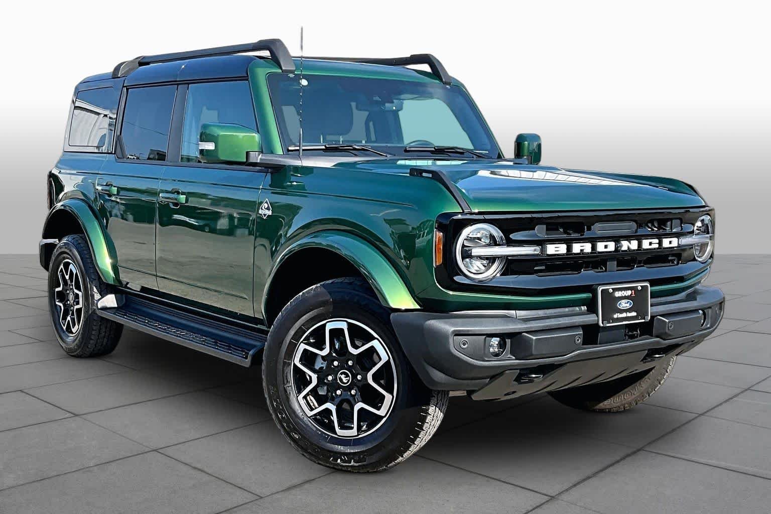 Used 2025 Eruption Green Metallic Ford Outer Banks image 3