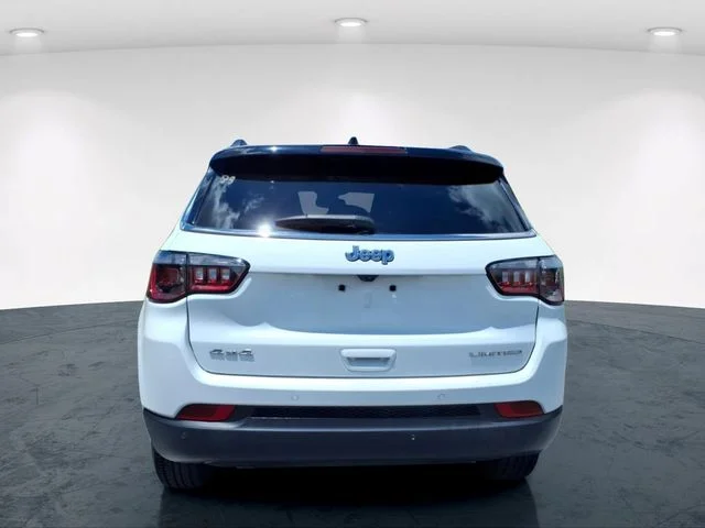Used 2025 White Jeep Limited image 16