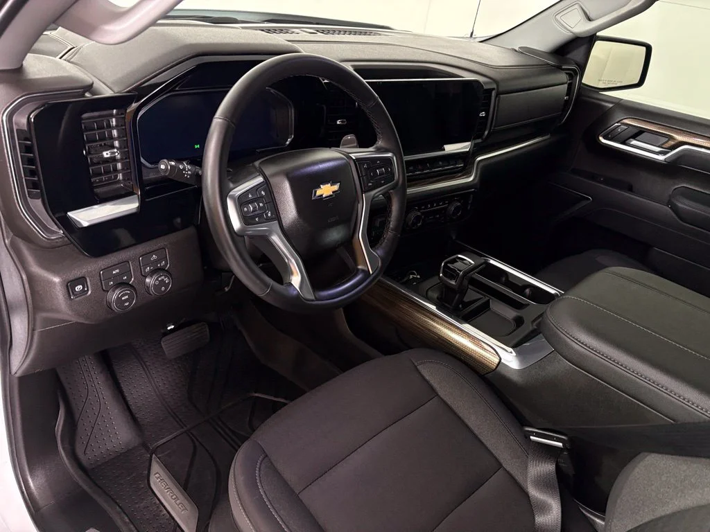 Used 2026 White Chevrolet LT image 16