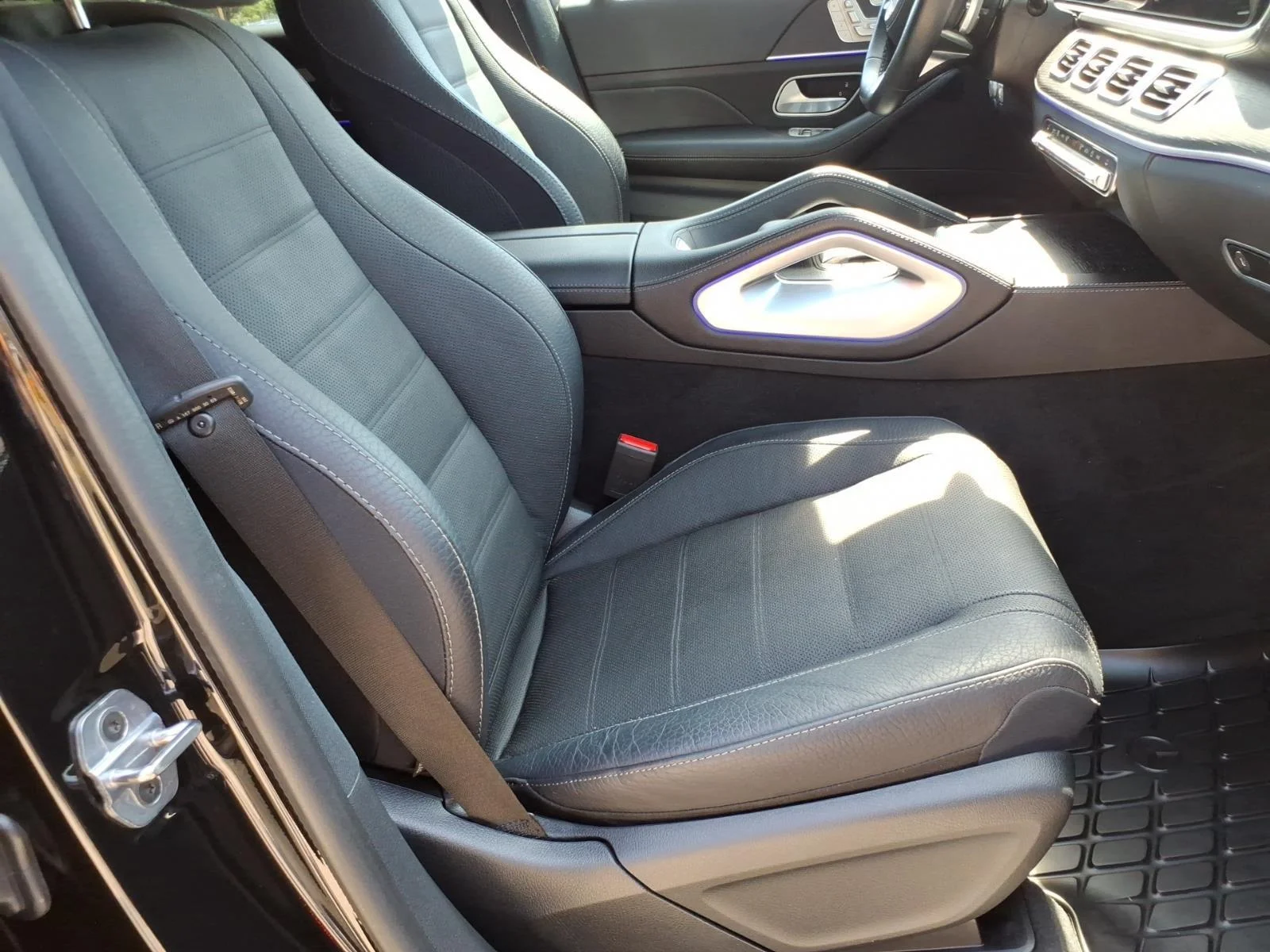 Certified Used 2025 Black Mercedes-Benz GLS 580 image 24
