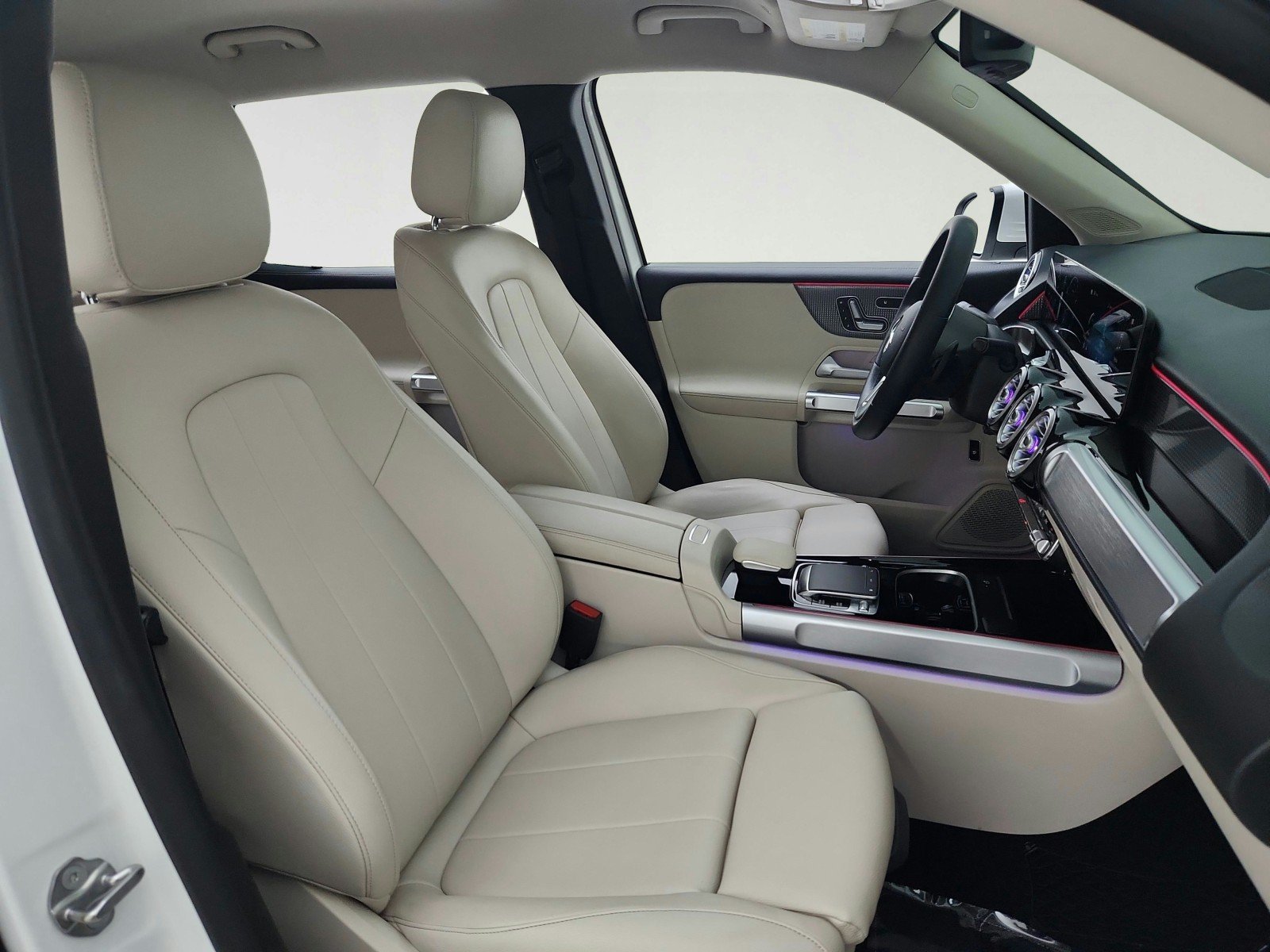 Used 2020 Polar White Mercedes-Benz GLB 250 image 32