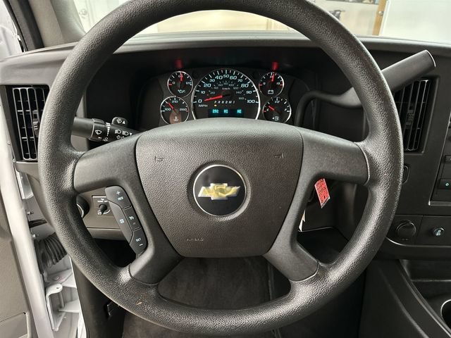 2025 Chevrolet Express Passenger LT - Photo 28
