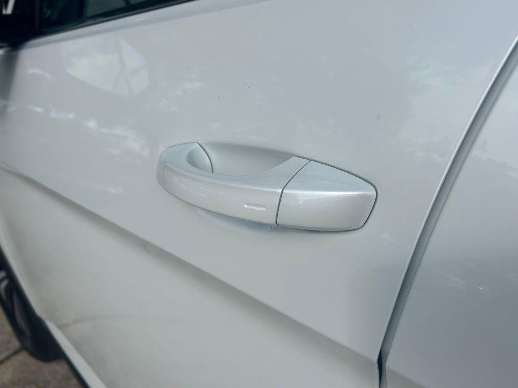 New 2026 Silver Volkswagen SE w/Technology image 25