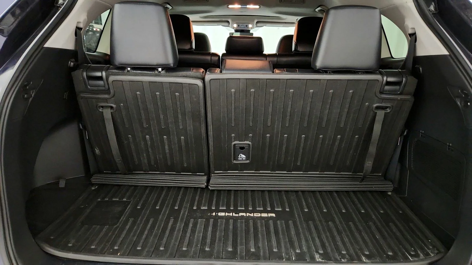 Used 2022  Toyota XLE image 46