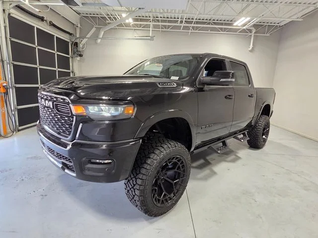 New 2026 Diamond Black Crystal Pearl-Coat Exterior Paint RAM Big Horn/Lone Star image 3
