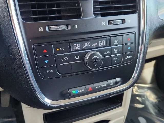 Used 2013 Black Chrysler Touring image 42