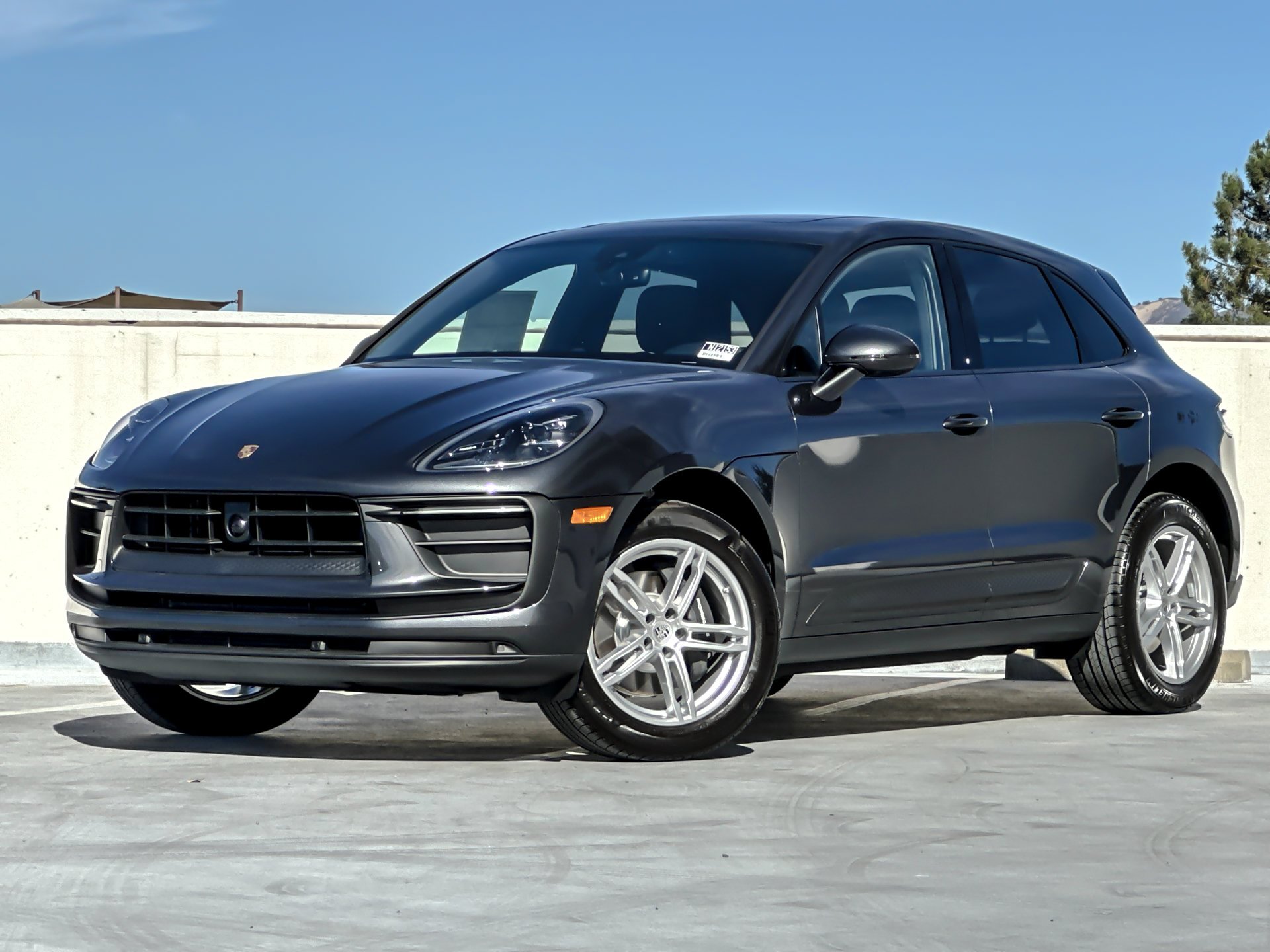 New 2026  Porsche Macan (AWD) image 2