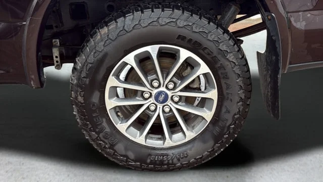 Used 2019 Magma Red Metallic Ford XLT image 28