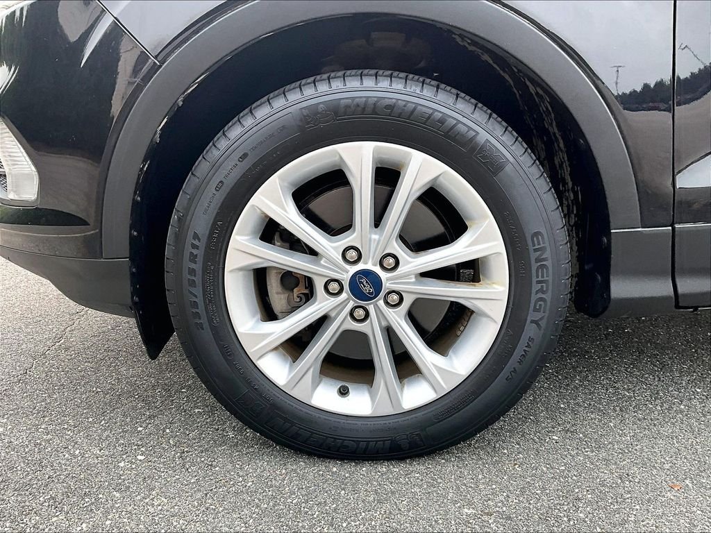 Used 2019 Black Ford SE image 7