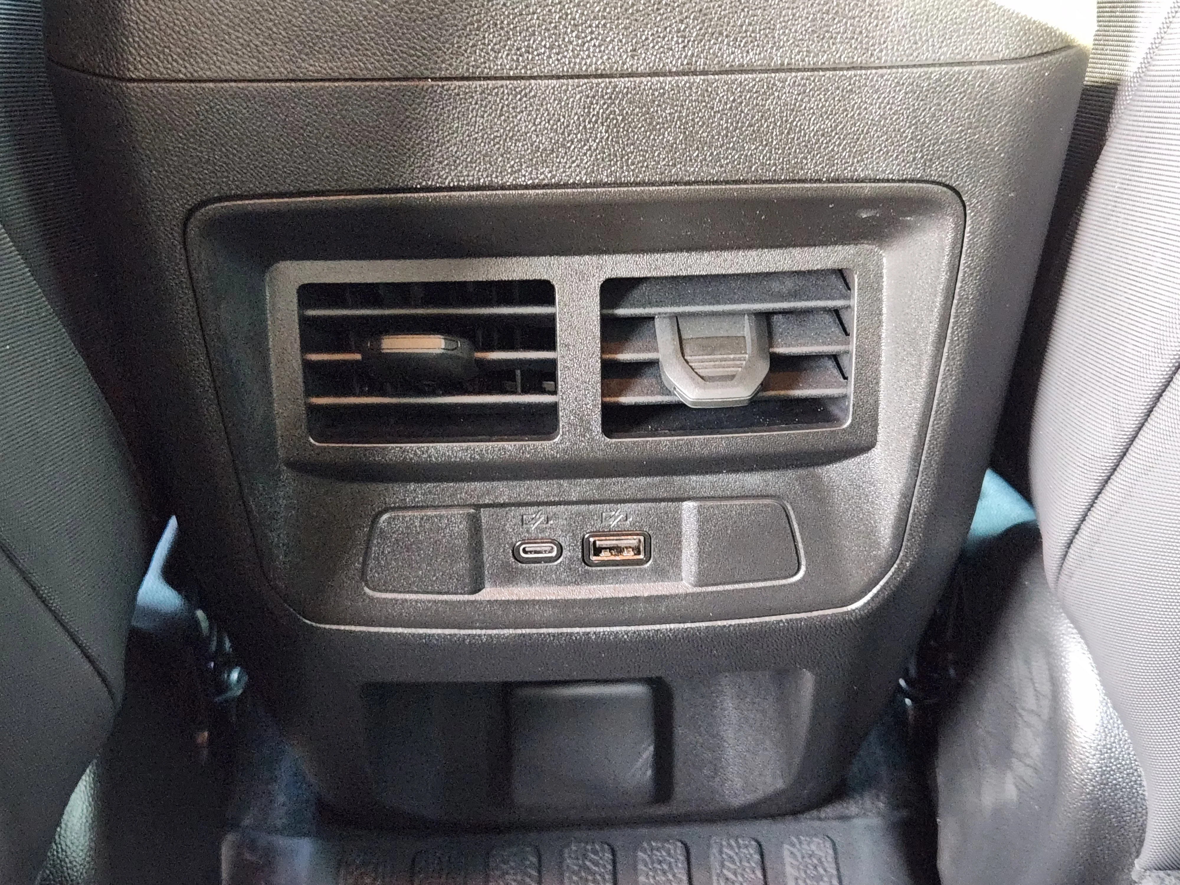 Used 2024 Black Chevrolet Z71 image 30