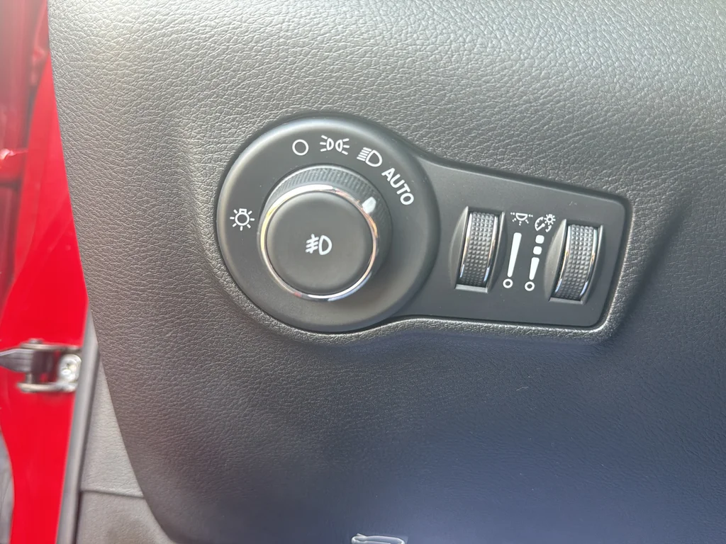 Certified Used 2022 Red Jeep Limited image 26