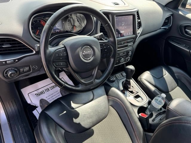 Used 2020 Silver Jeep Trailhawk 4x4 image 16