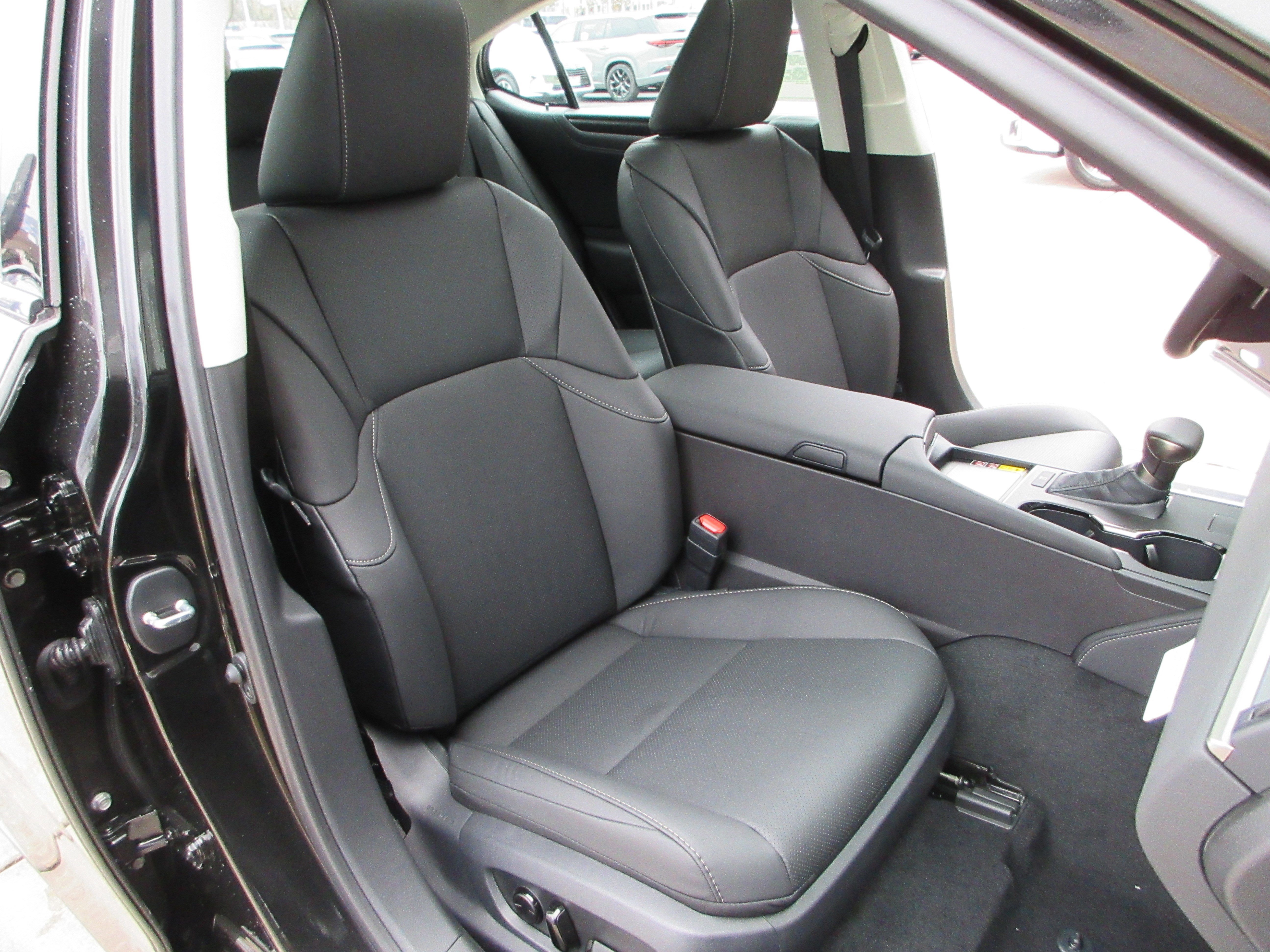 2025 Lexus ES 350 - Photo 23