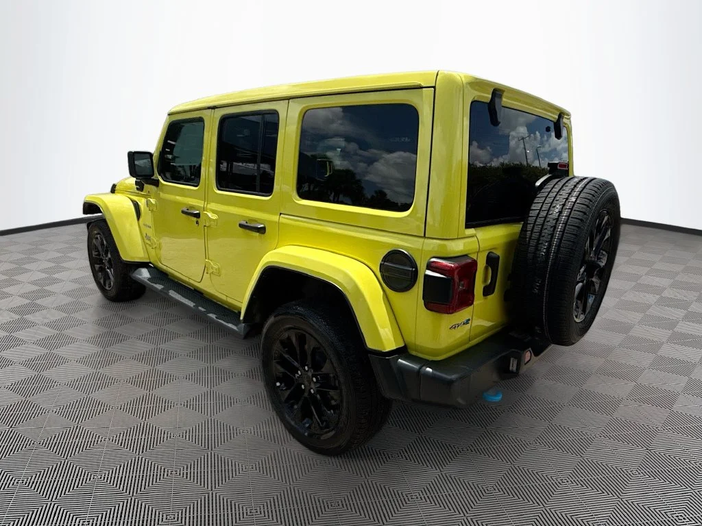 Used 2022  Jeep Unlimited Sahara 4xe image 8