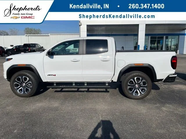 2024 GMC Canyon 4WD AT4 Crew Cab Short Box's photo