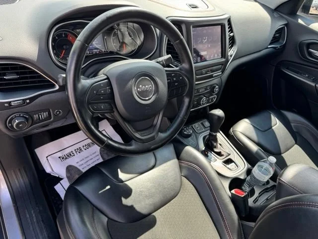 Used 2020 Silver Jeep Trailhawk 4x4 image 16
