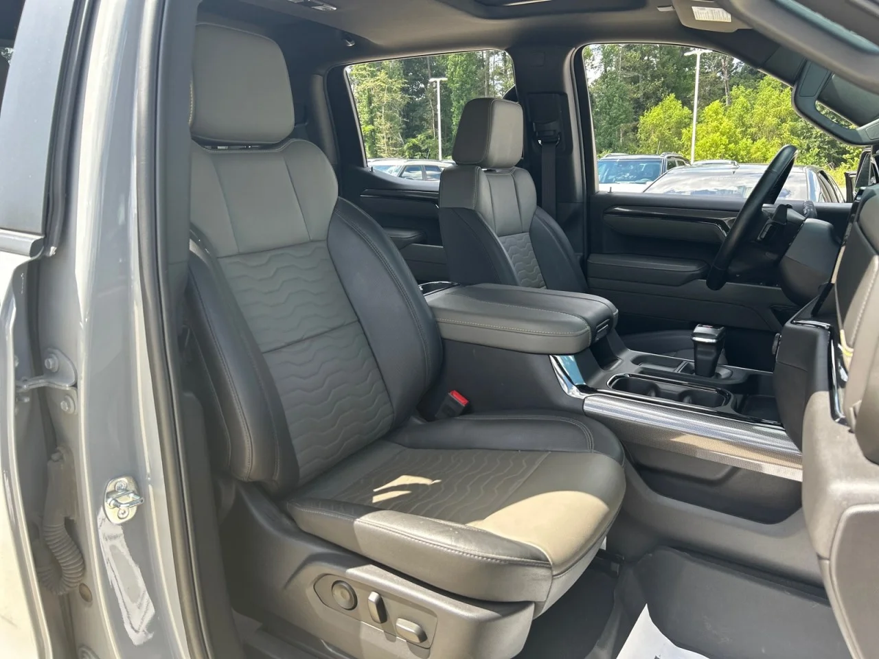 Used 2024 Slate Gray Metallic Chevrolet ZR2 image 21