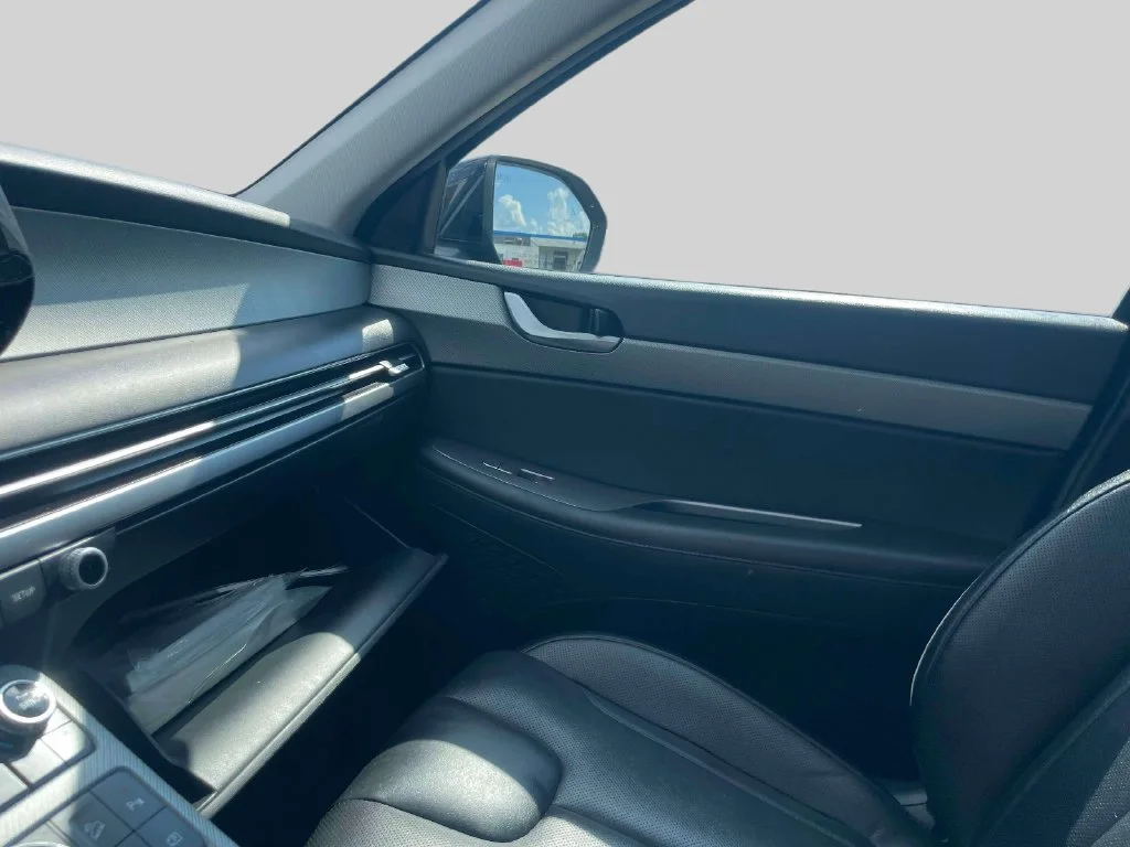 Used 2023 Black Hyundai SEL image 33