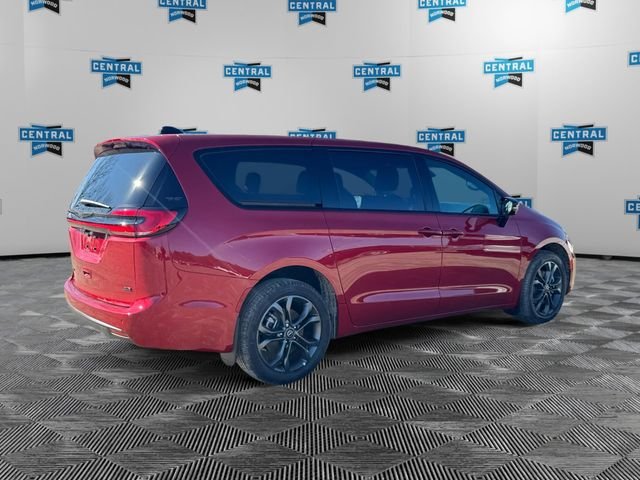 New 2026 Red Hot Pearl-Coat Exterior Paint Chrysler Select image 5