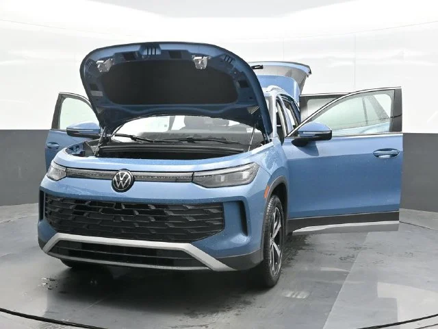 Certified Used 2026 Blue Volkswagen SE image 30
