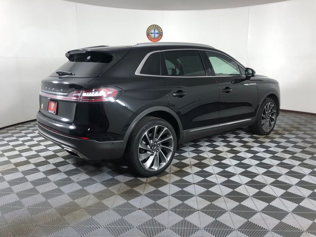 Used 2022 Black Lincoln Reserve image 17