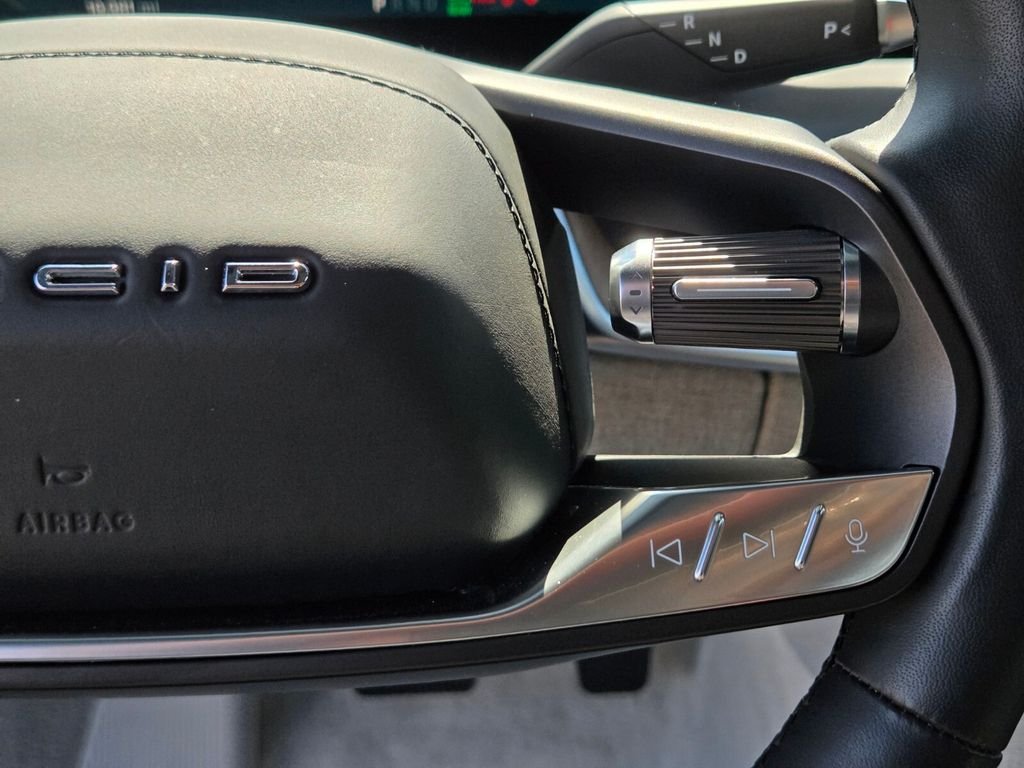Used 2024  Lucid Touring image 43