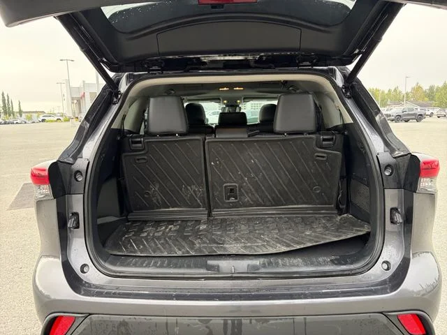 Used 2021 Gray Toyota XLE image 23