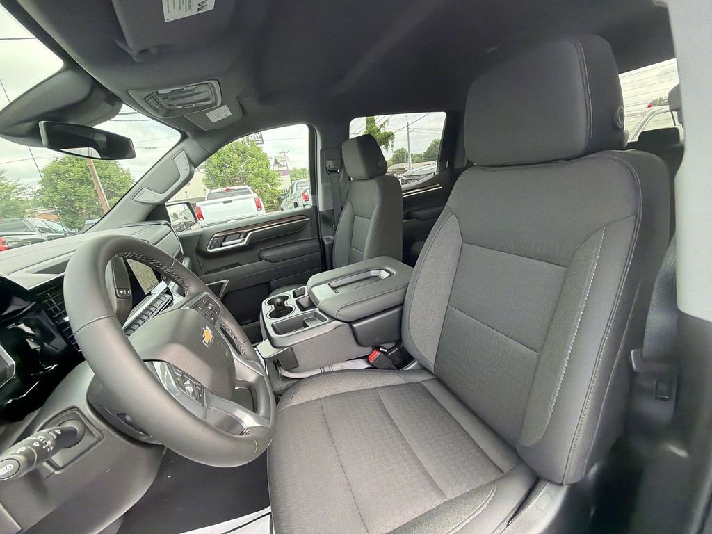 New 2026 Sterling Gray Metallic Chevrolet LT (2FL) image 17