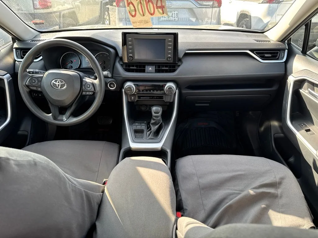 Used 2019  Toyota XLE image 10