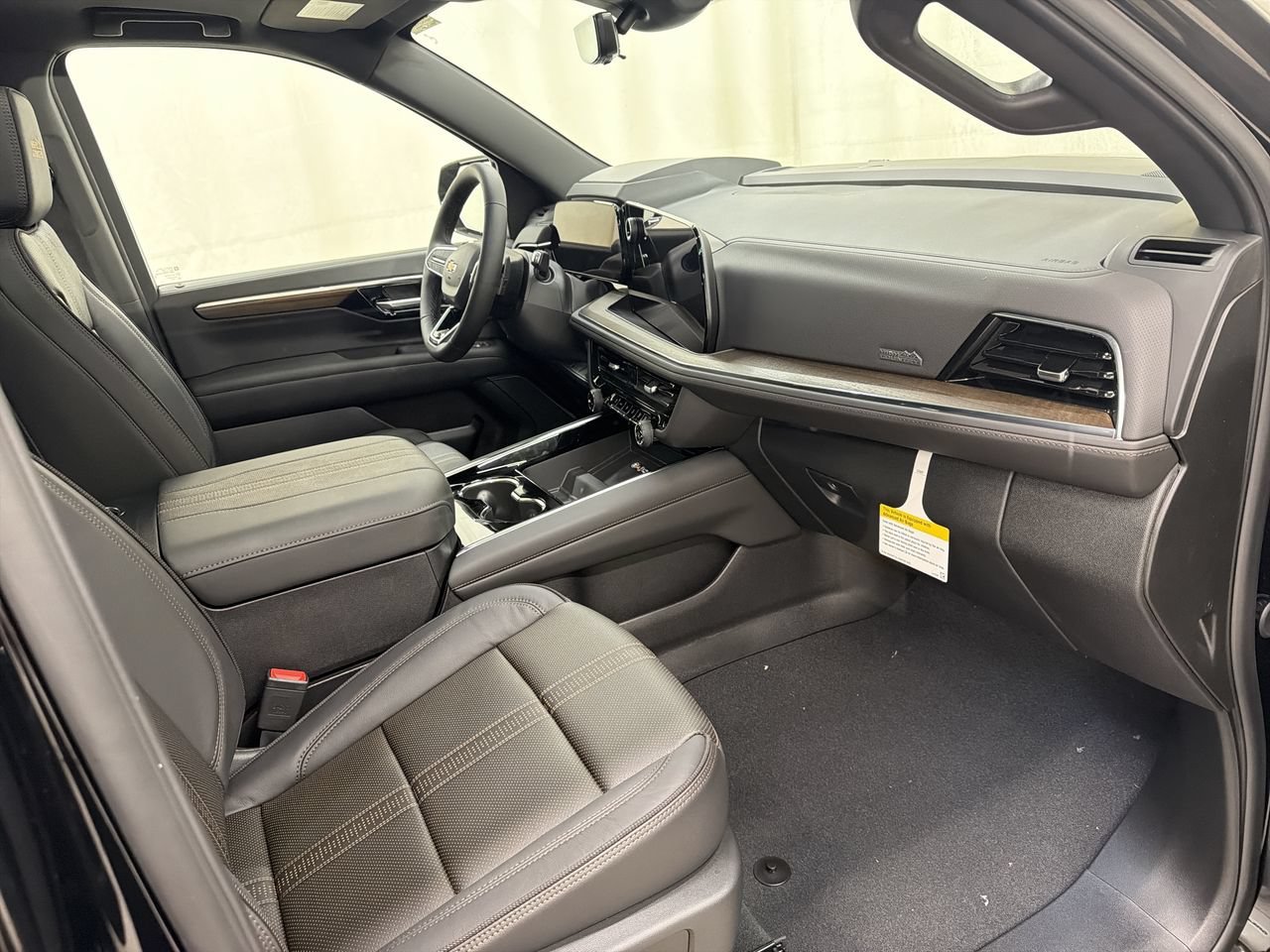 2026 Chevrolet Suburban High Country - Photo 15