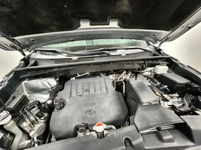 Used 2016 Silver Toyota Limited image 32