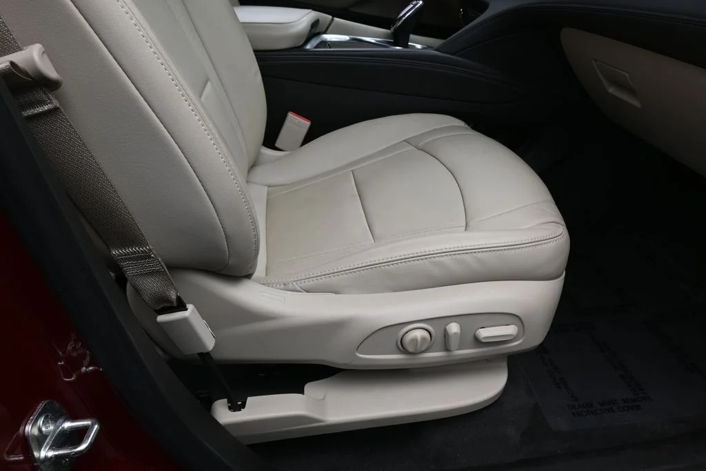 Used 2020 Red Quartz Tintcoat Buick Essence image 43