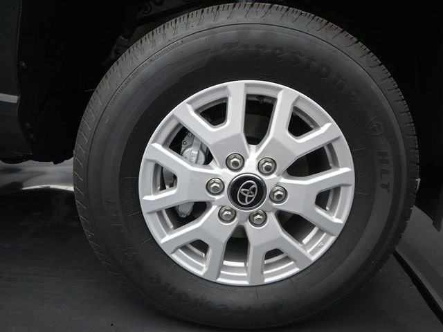Used 2025 Underground Toyota SR5 image 16