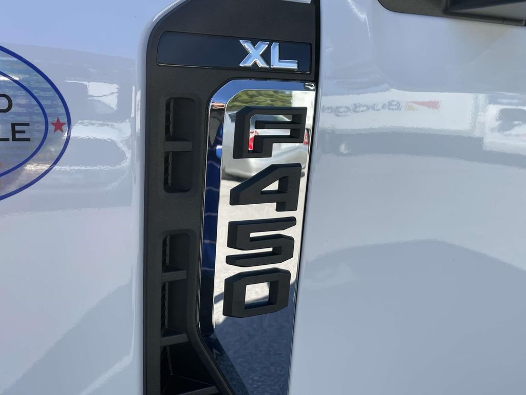 New 2026 Oxford White Ford F-450® XL image 5