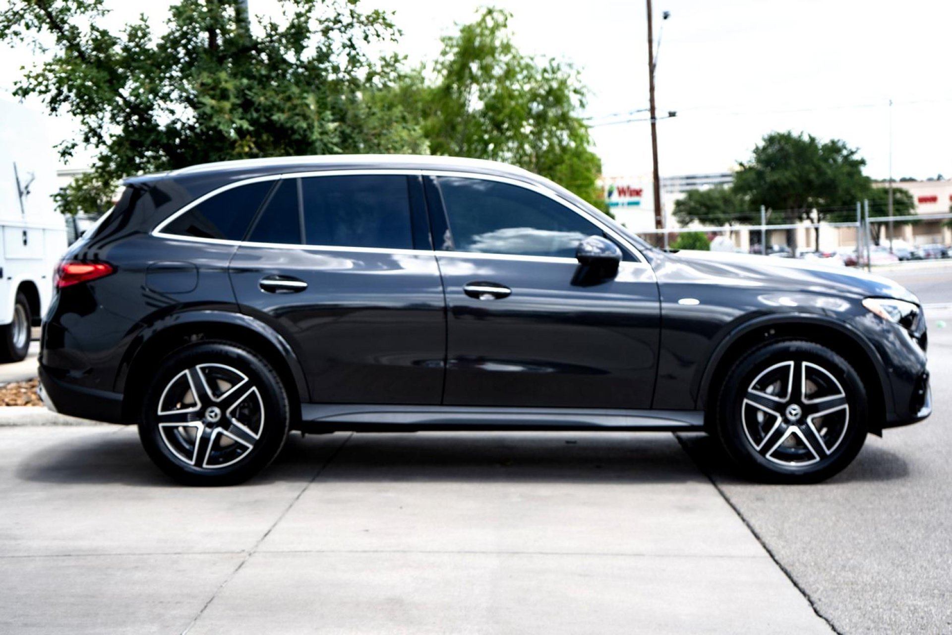 2025 Mercedes-Benz GLC Base - Photo 32