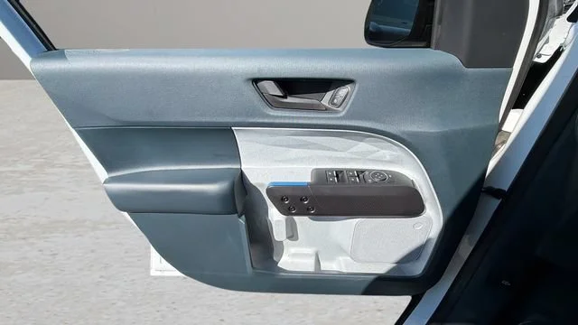 Used 2025 White Ford XLT image 18