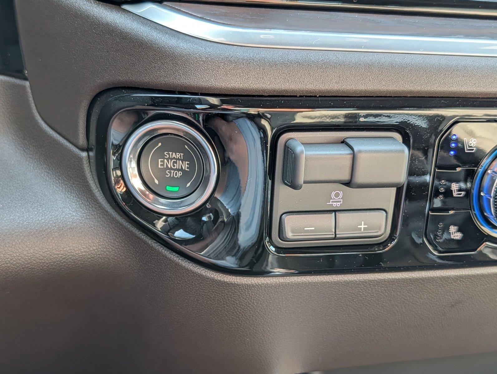 New 2026 Summit White GMC SLT image 22