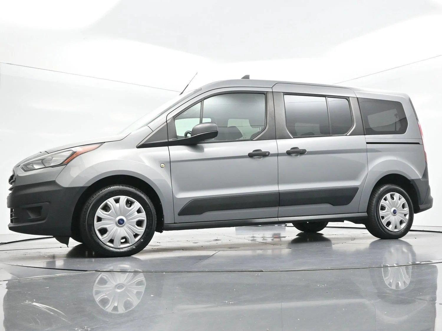 Used 2022 Solar Silver Ford XL image 45