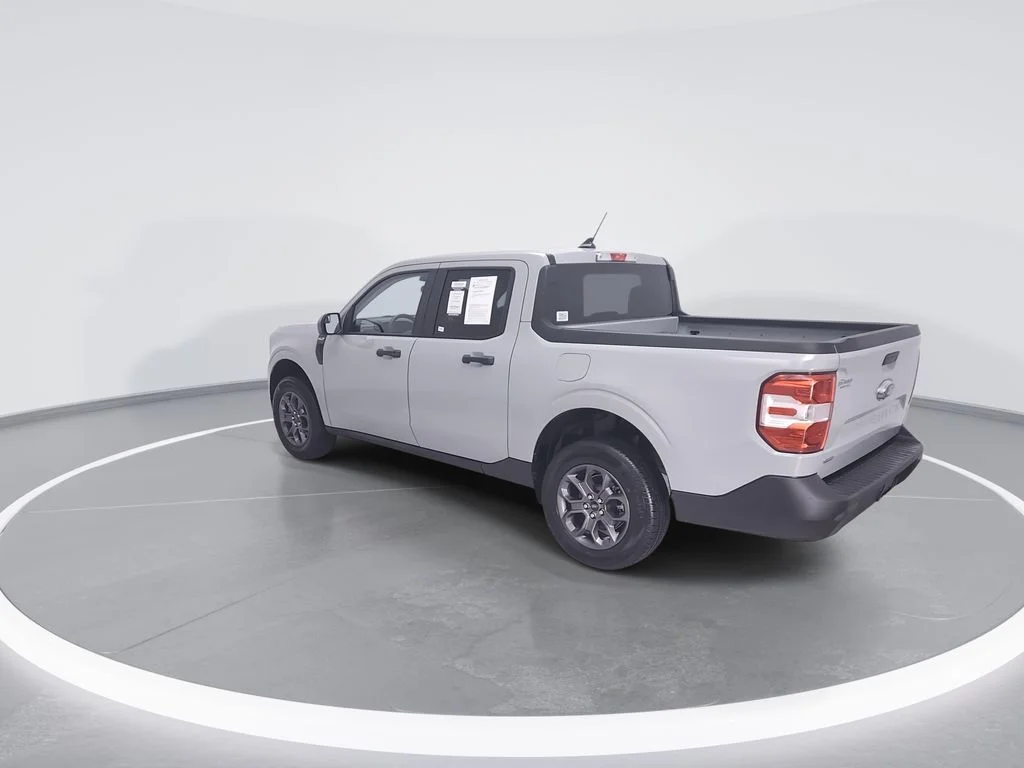 Used 2024 Green Ford XLT image 5