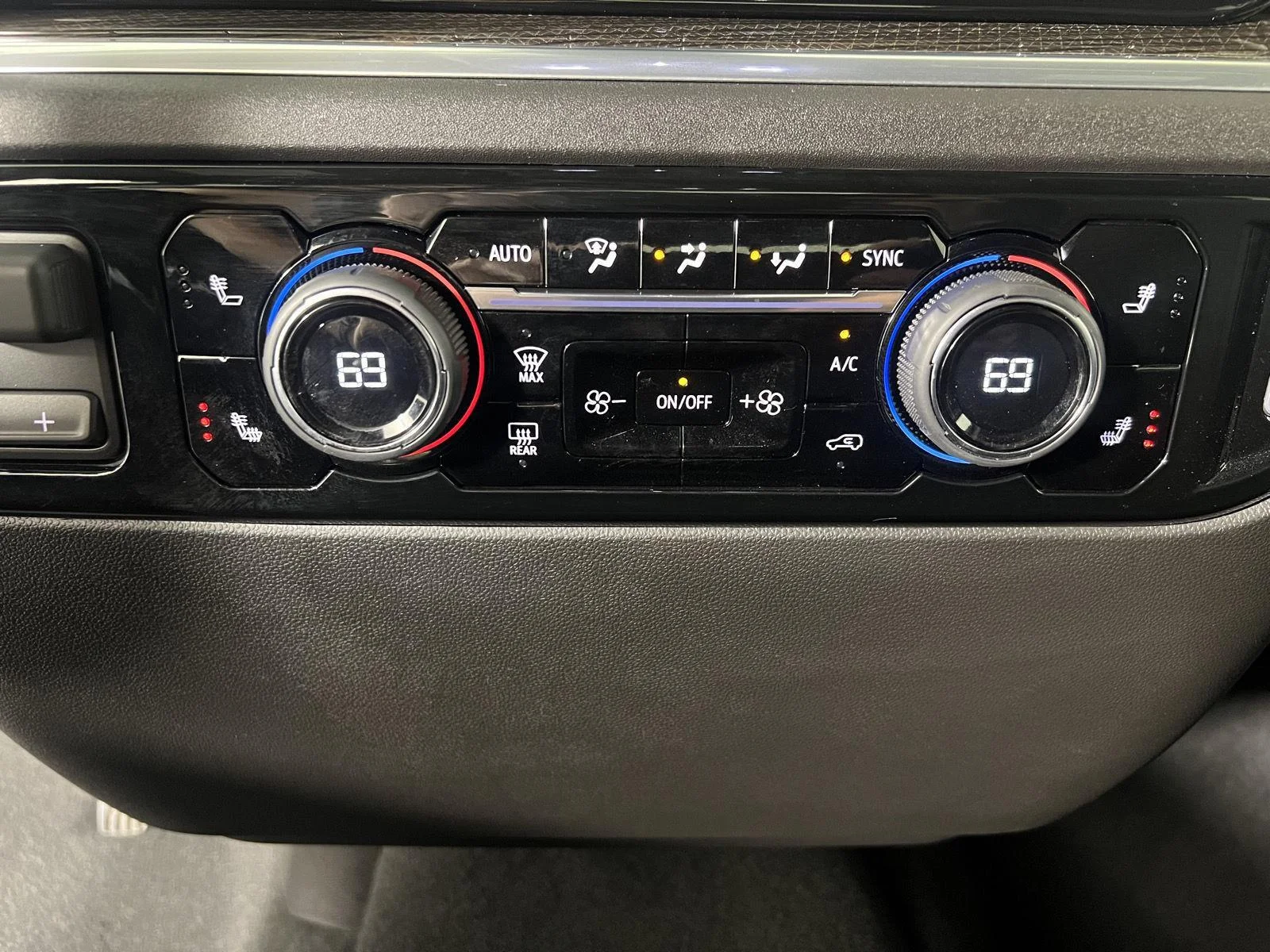 Used 2026 Summit White Chevrolet LT (2FL) image 19