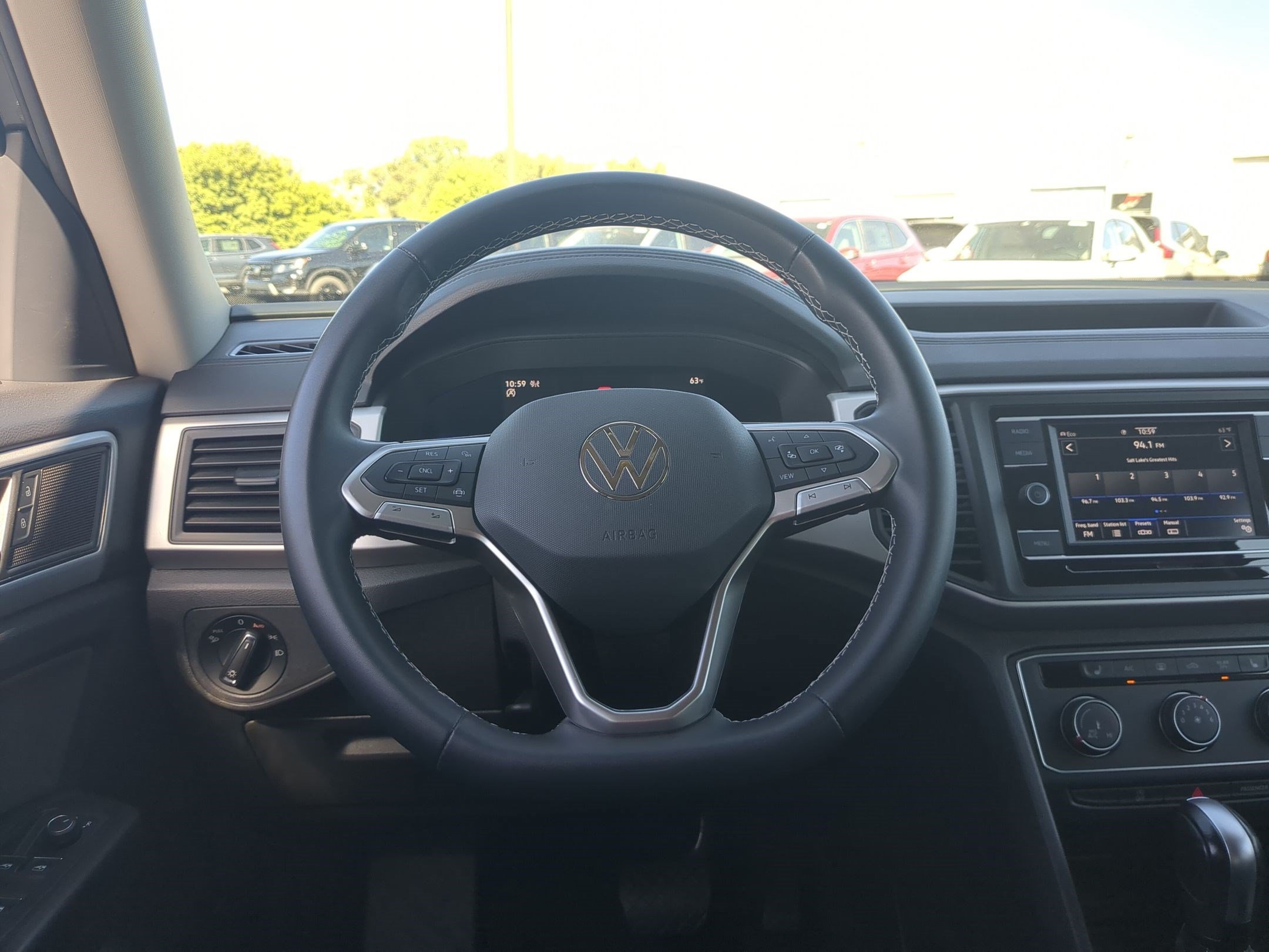 Used 2023 Platinum Gray Metallic Volkswagen 2.0T SE image 16